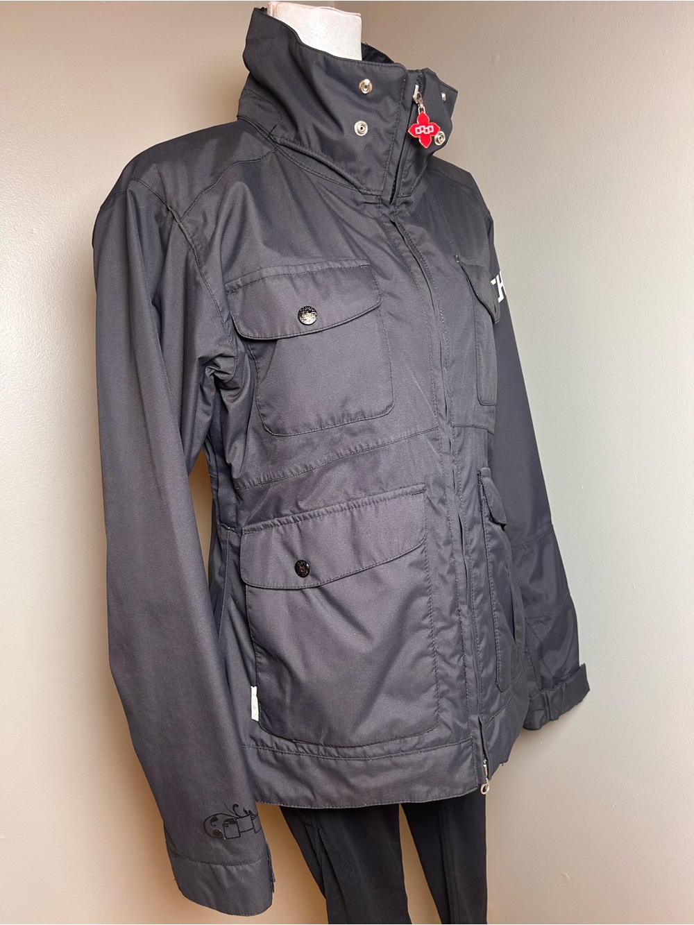 Foursquare Snowboard Outerwear
Black Jacket Women's Small - Picture 11 of 15